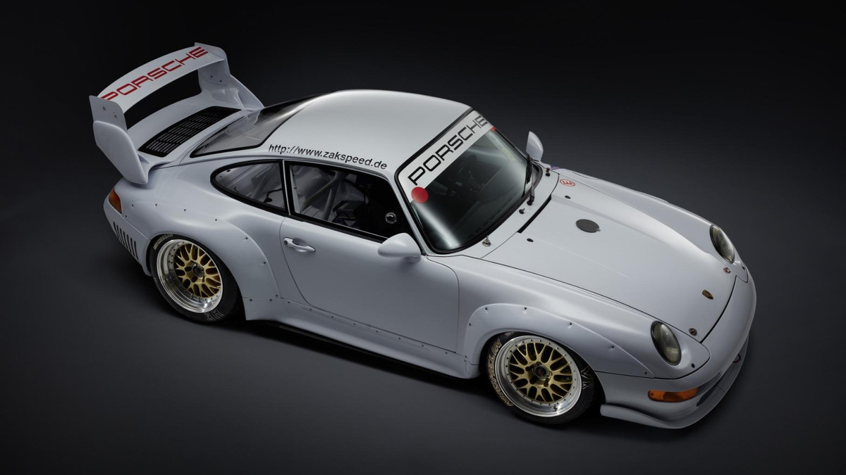 Усього випустили 45 таких Porsche 911 RSR - фото 1
