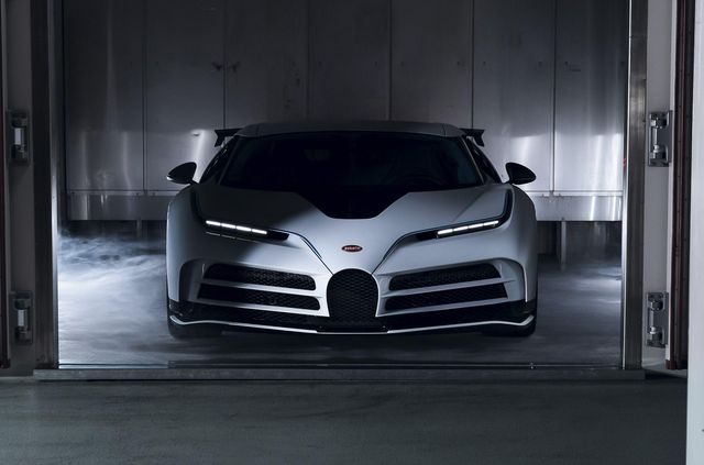 Гіперкар Bugatti Centodieci пройшов випробування 20-градусним морозом - фото 495186