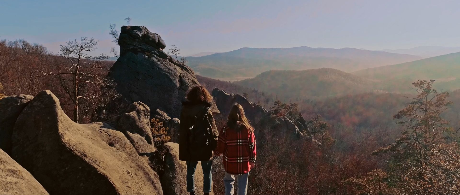 Віктор Винник і МЕРІ представили кліп на пісню "Бути з тобою" - фото 1