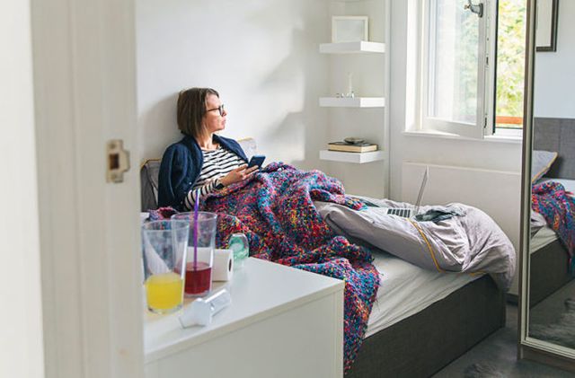 Як краще спати, якщо у вас коронавірус: актуальні поради лікарів - фото 495488