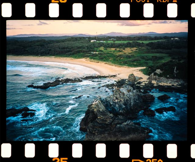 Австралієць прикріпив плівковий фотоапарат до дрона та зробив аналогові аерофотознімки - фото 495512