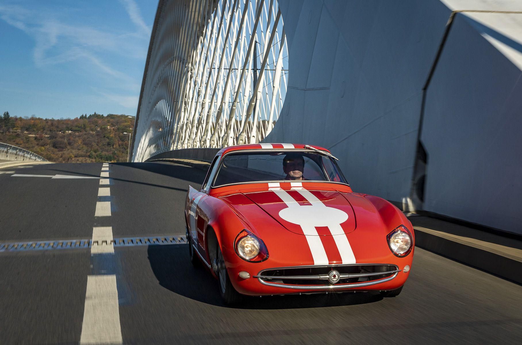 У дусі ретро: Skoda відновила унікальне гоночне купе з 60-х