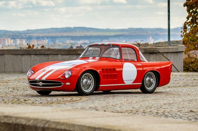 Skoda відновила унікальне гоночне купе з 60-х, використовуючи уламки двох екземплярів - фото 495809