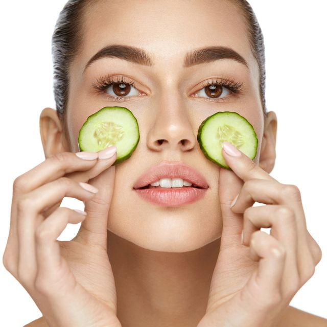 Ці продукти здатні дуже швидко зіпсувати шкіру- фото 496057