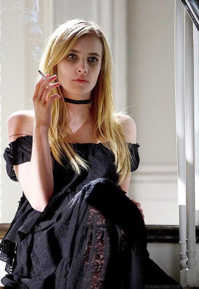 Найгарячіші образи Емми Робертс за всю кар'єру: добірка фото іменинниці (18+) - фото 496075