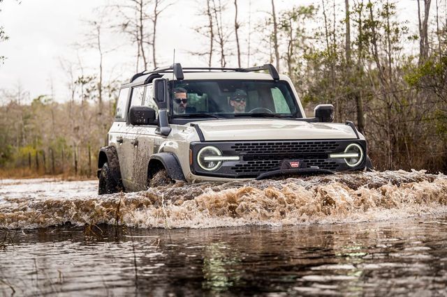 Ford показав найпрохідніший варіант Brono Everglades для болотистої місцевості - фото 496181