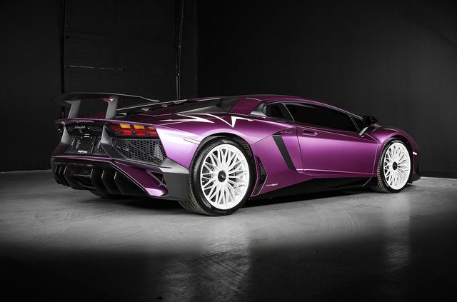 Рідкісний Lamborghini Aventador без пробігу пустили з молотка: його ціна вражає - фото 496420