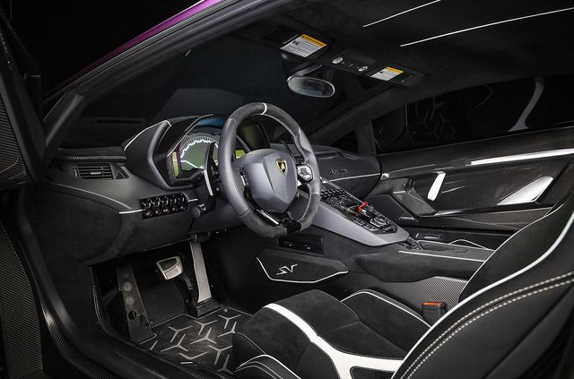 Рідкісний Lamborghini Aventador без пробігу пустили з молотка: його ціна вражає - фото 496421