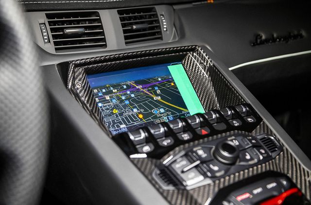 Рідкісний Lamborghini Aventador без пробігу пустили з молотка: його ціна вражає - фото 496422