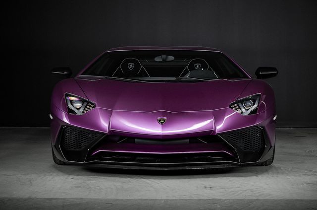 Рідкісний Lamborghini Aventador без пробігу пустили з молотка: його ціна вражає - фото 496425