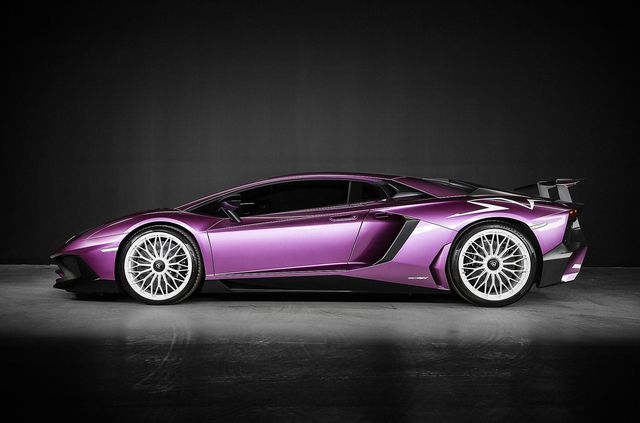 Рідкісний Lamborghini Aventador без пробігу пустили з молотка: його ціна вражає - фото 496430