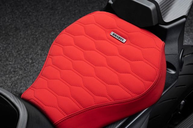 Потужний і стильний: Brabus випустив свій перший мотоцикл - фото 496474