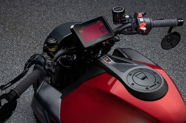 Потужний і стильний: Brabus випустив свій перший мотоцикл - фото 496479