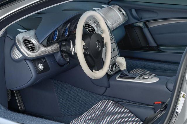 Цей унікальний Mercedes-Benz SLR McLaren збудували для відомого колекціонера - фото 496565