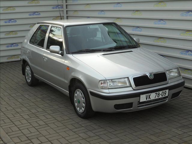 Капсула часу: Skoda Felicia з 2000 року виставили на продаж за кругленьку суму - фото 496650