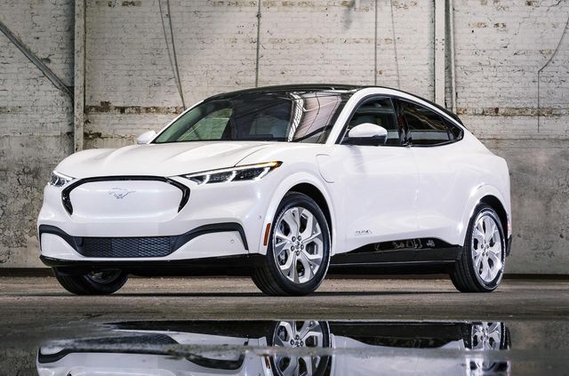 Жінки визначилися з найкращими автомобілями року: рейтинг - фото 497047