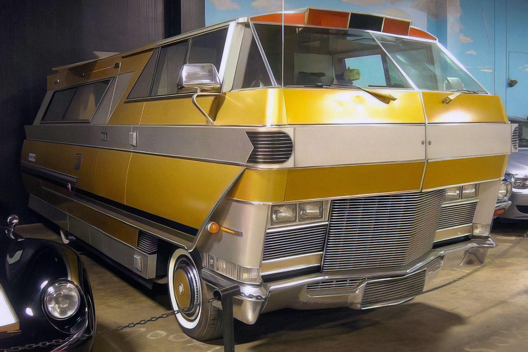 Cadillac Eldorado перетворили на футуристичний будинок на колесах