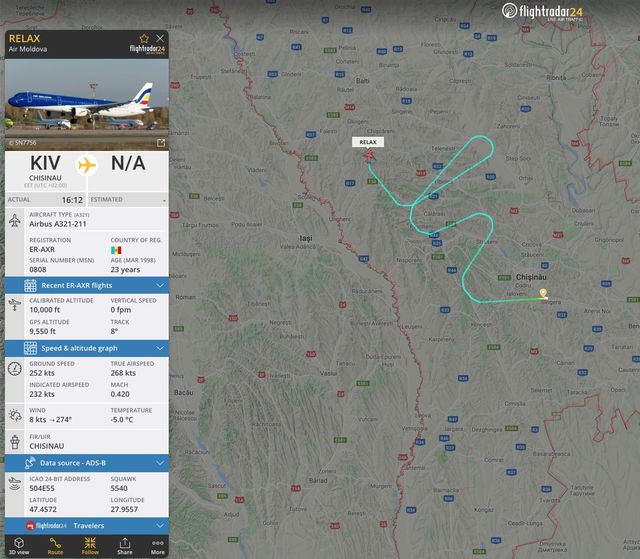 Пілот літака 'написав' у небі біля кордону з Україною слово 'Relax': фотофакт - фото 497304