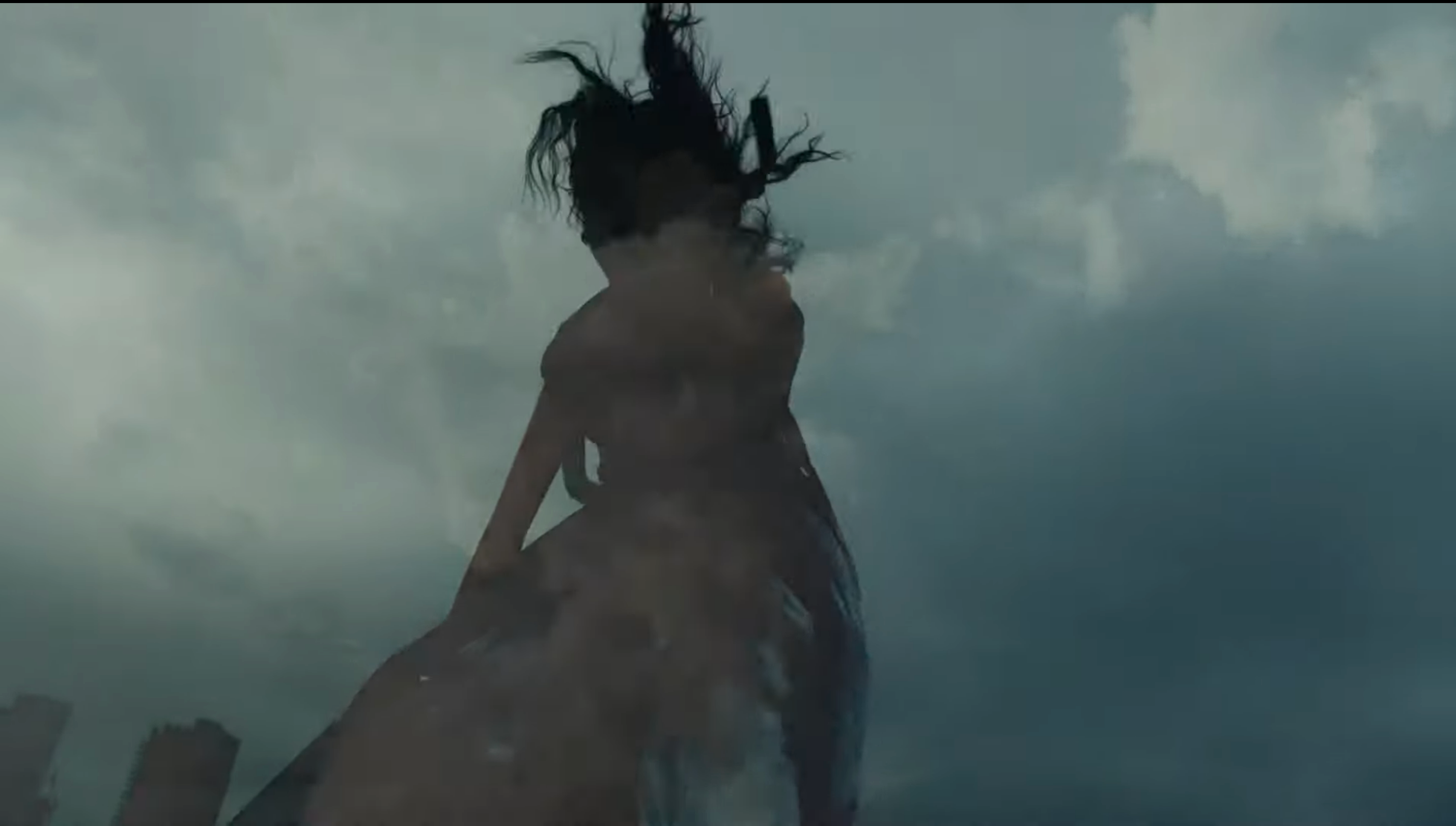 Alexander McQueen присвятив кампанію нової колекції одягу небу: ефектне відео