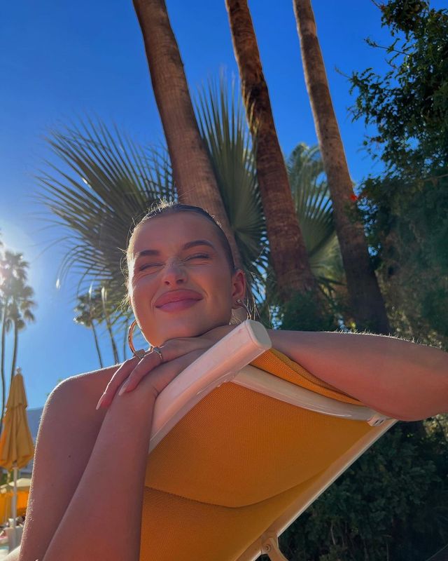 Модель Лексі Вуд розбурхала сонячними фото у крихітному бікіні – 18+ - фото 497769