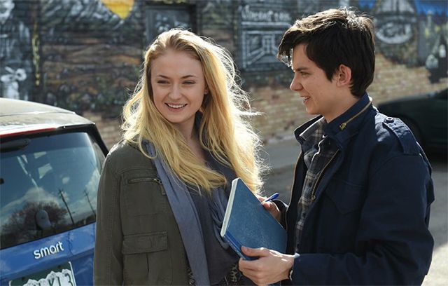 Найгарячіші образи Софі Тернер за всю кар'єру: добірка фото іменинниці (18+) - фото 497918