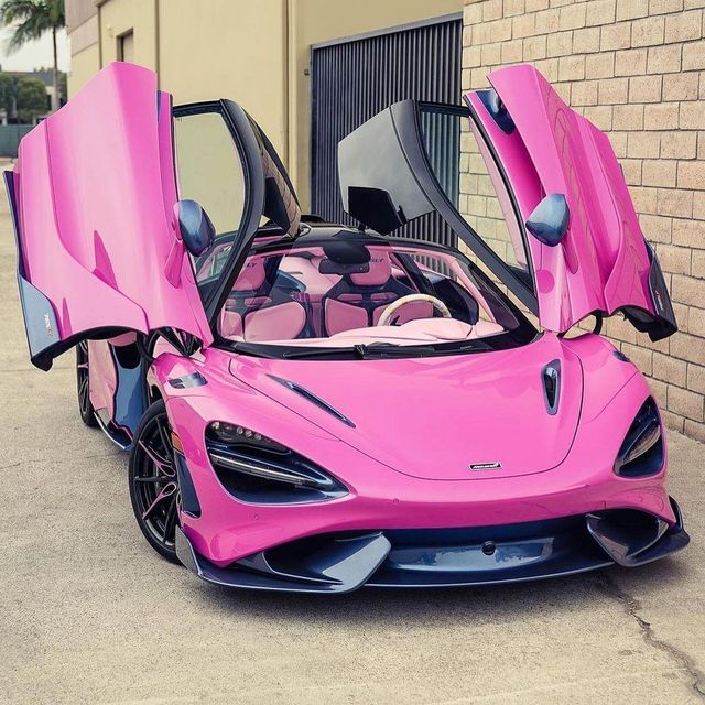 Єдиний у своєму роді: як виглядає мегарожевий McLaren 765LT Spider - фото 498020