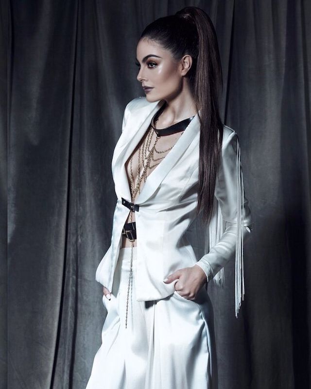 Найгарячіші образи Хімени Наваррете за всю кар'єру: добірка фото іменинниці (18+) - фото 498119