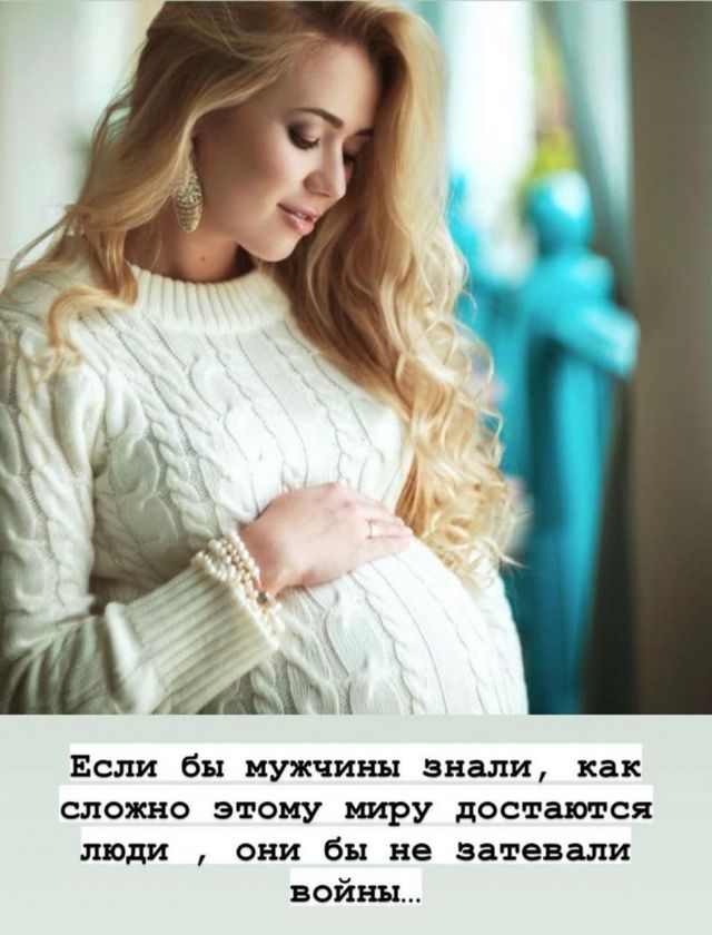 'Якби чоловіки знали...': українські жінки виступили флешмобом проти війни - фото 498243