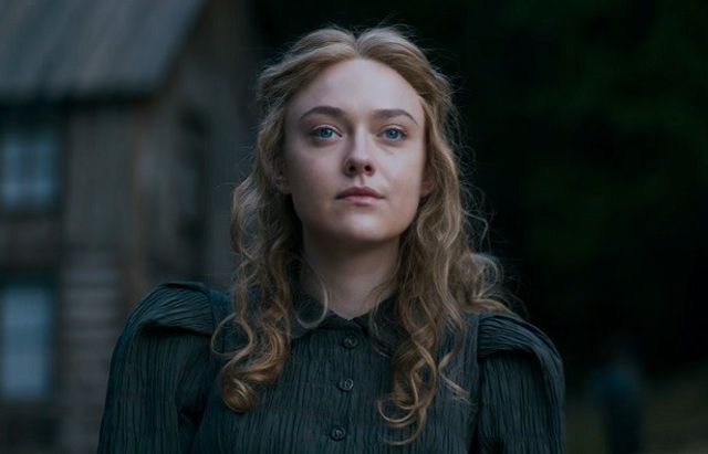 Найгарячіші образи Дакоти Феннінг за всю кар'єру: добірка фото іменинниці (18+) - фото 498398