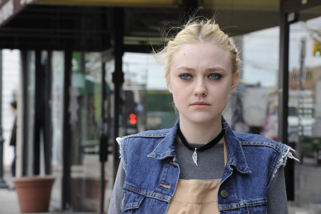 Найгарячіші образи Дакоти Феннінг за всю кар'єру: добірка фото іменинниці (18+) - фото 498409