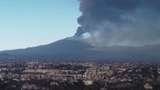 На Сицилії знову прокинувся вулкан Етна: відео виверження