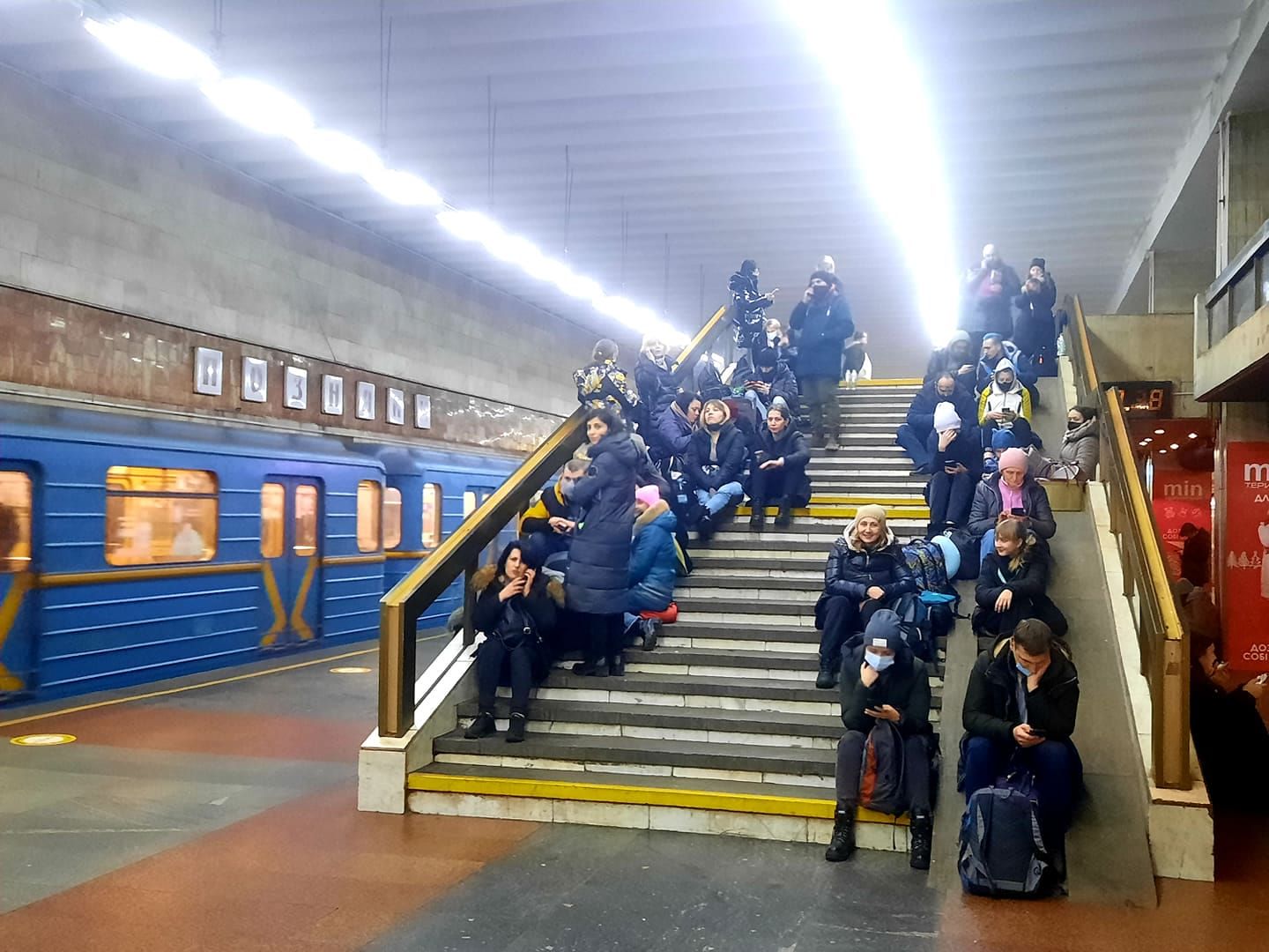 Метро Києва повністю перейшло у режим укриття
