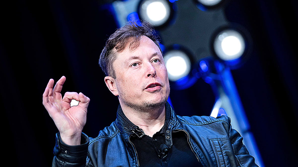 Ілон Маск активував сервіс Starlink в Україні