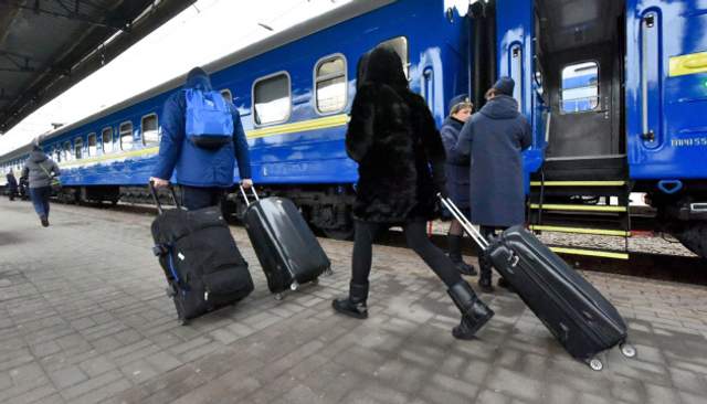 Потягами УЗ можна добратися у кілька європейських країн: умови перетину кордону - фото 498938