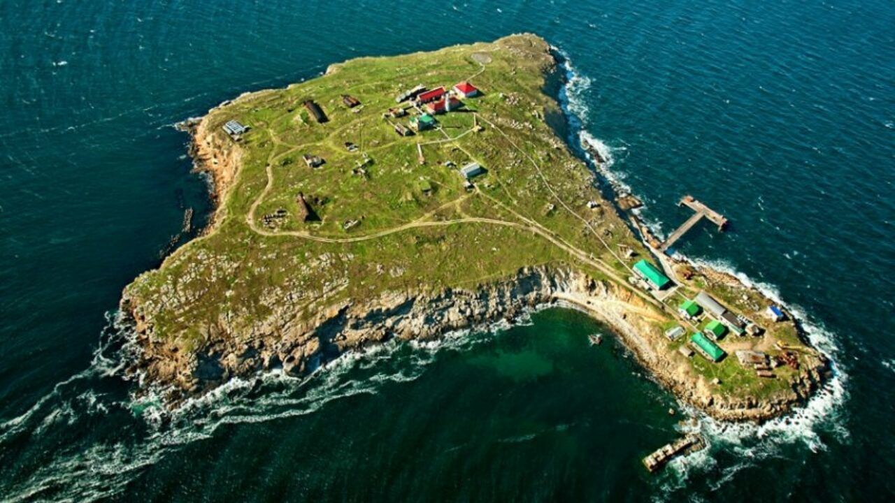 Українські захисники острова Зміїний – живі: офіційна заява ВМС ВСУ