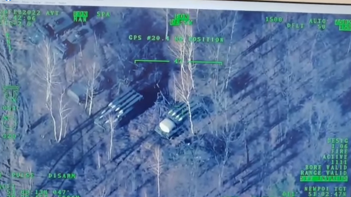 Нищівний удар безпілотника Байрактар  по російському Буку показали на відео - фото 1