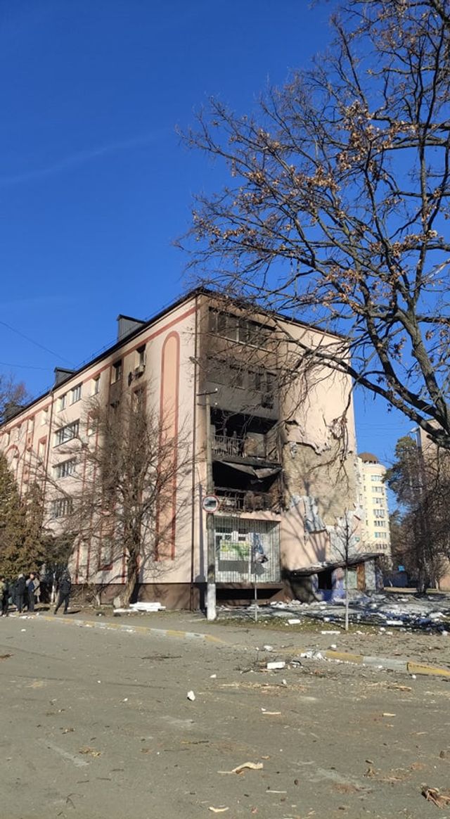 Як виглядає Буча після боїв: промовисті фото війни з окупантами з-під Києва - фото 499208