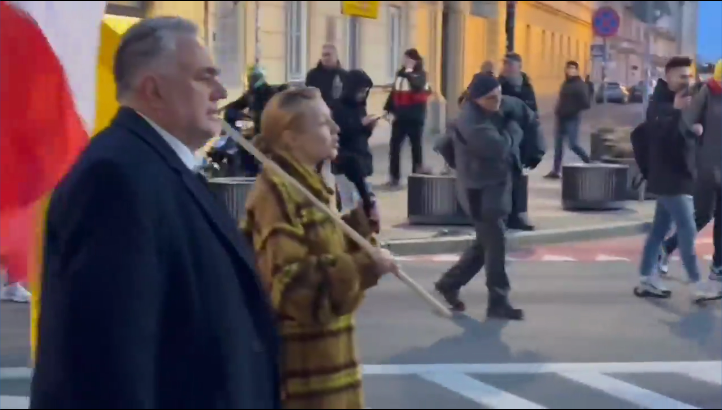 "Я боротимуся за правду": Тіна Кароль заспівала під час мітингу у Варшаві