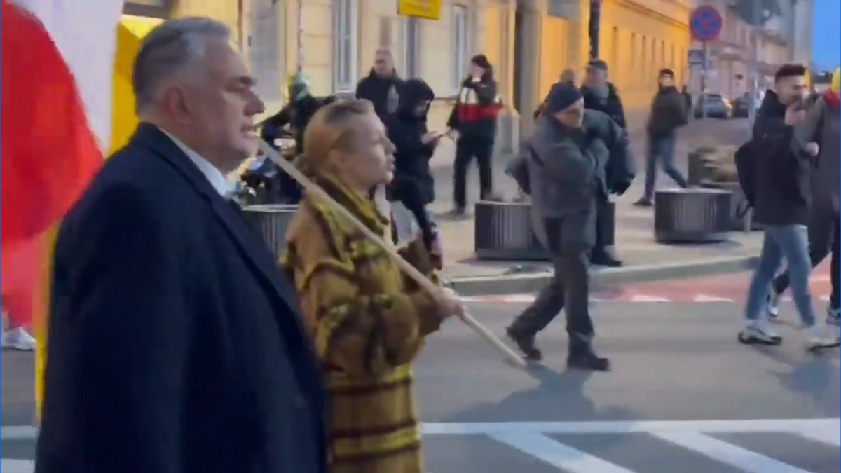 Тіна Кароль вийшла на мітинг проти Росії у Варшаві - фото 1