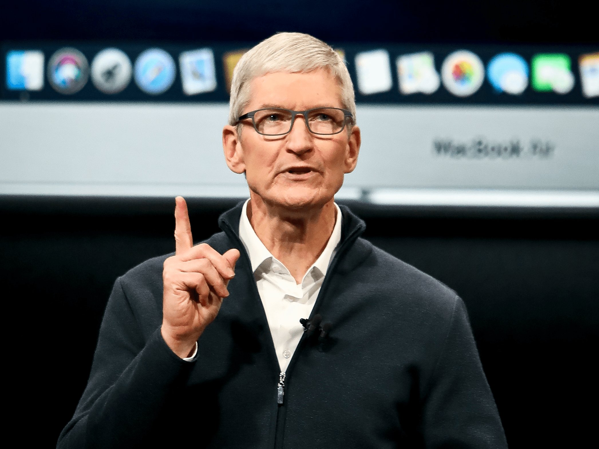 Тім Кук особисто закликав співробітників Apple робити пожертвування для України