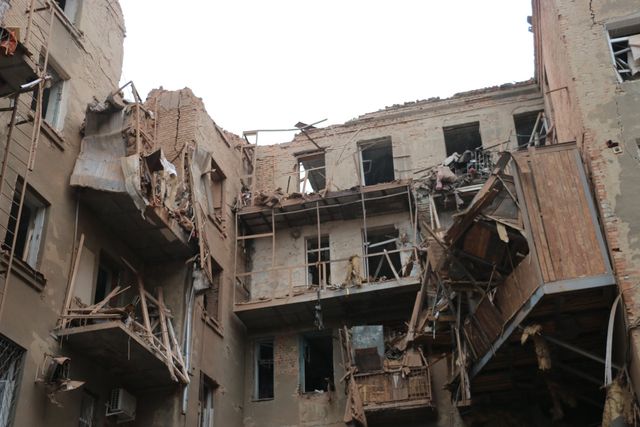 Як зараз виглядає Харків: 15 свіжих фото міста, яке знищують російські окупанти - фото 499582