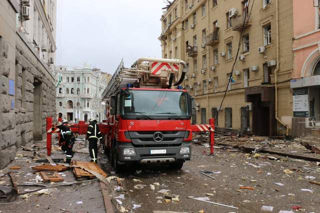 Як зараз виглядає Харків: 15 свіжих фото міста, яке знищують російські окупанти - фото 499590