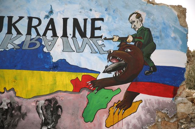 На стіні розбомбленого будинку у Сирії з'явився мурал, присвячений Україні - фото 499702