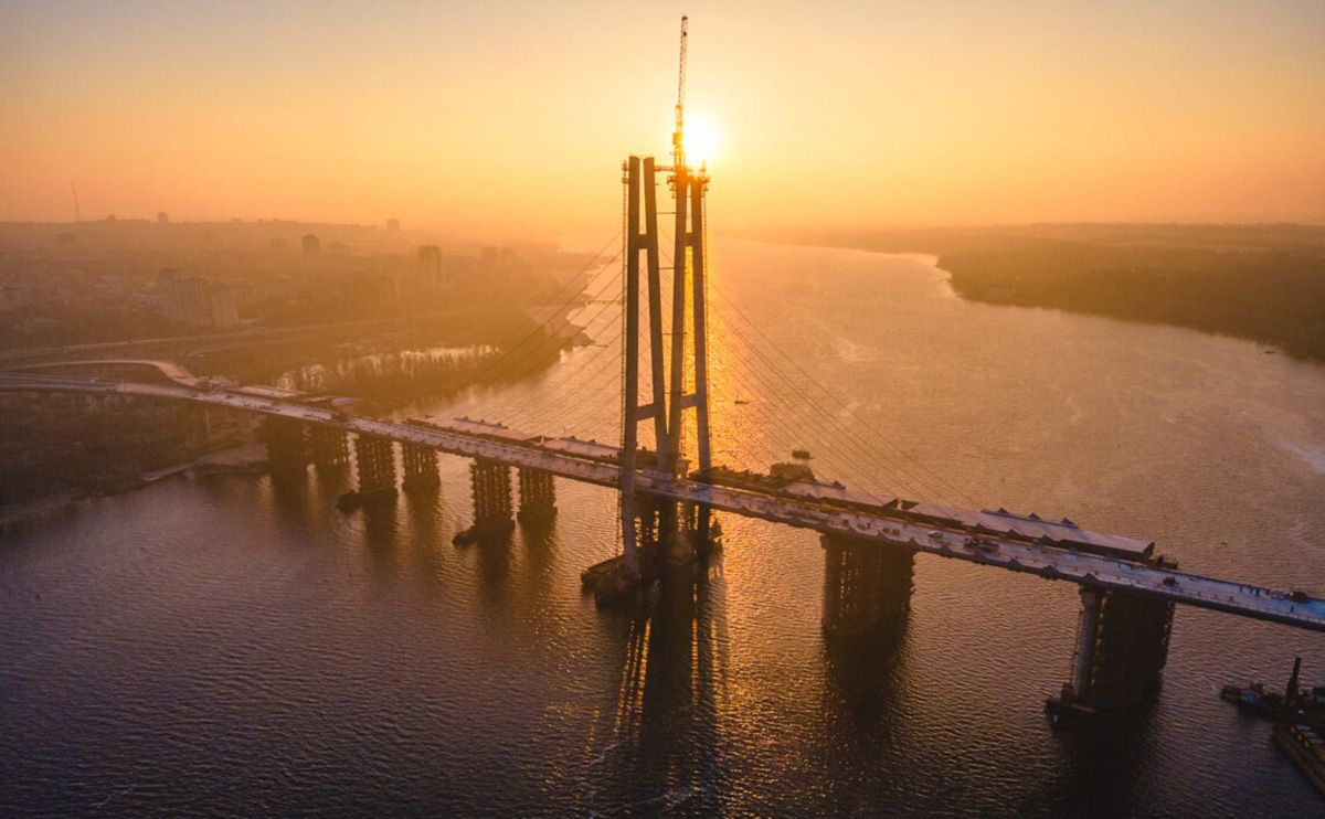 "Вас на вилах винесуть": запорожці вивісили потужний плакат на білборді