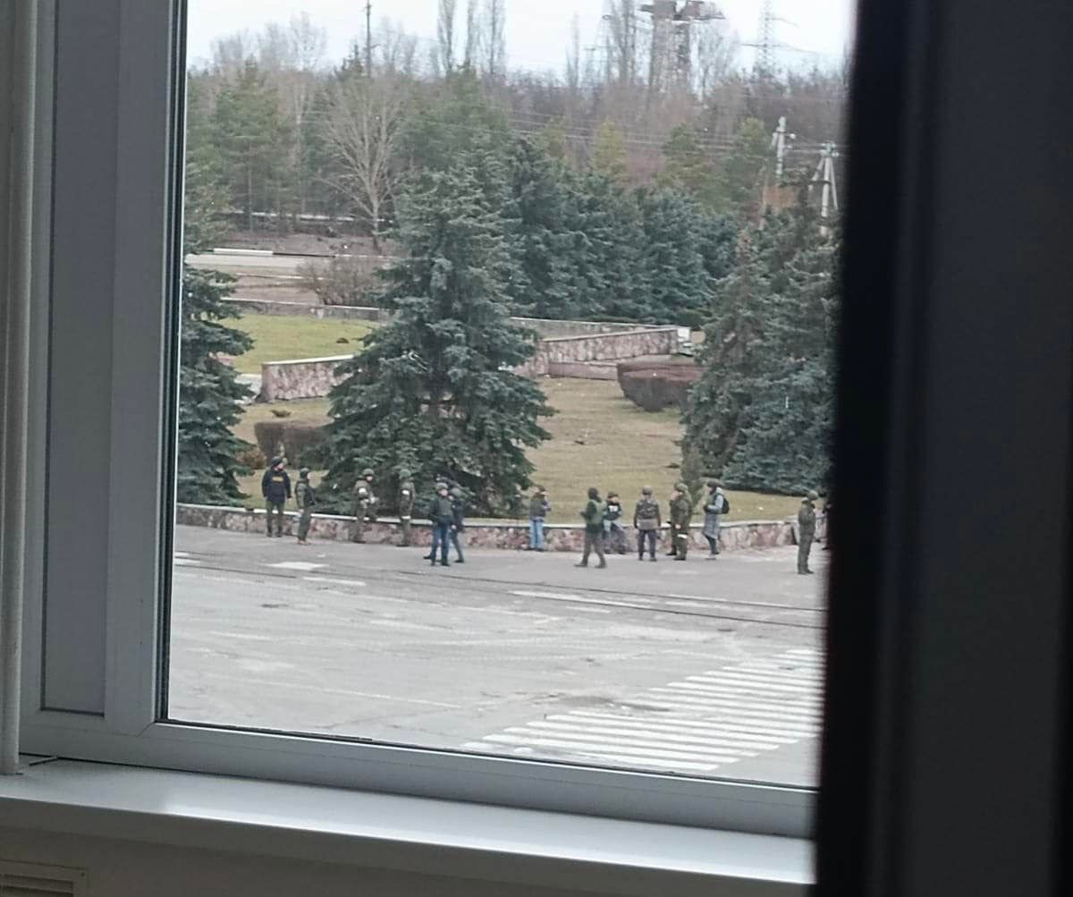 На ЧАЕС перевдягнуті окупанти роздавали "допомогу" самі собі: фото