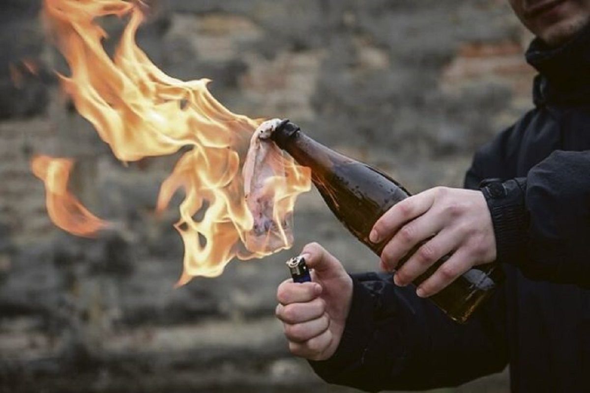 "ДжаВолина": дивіться, як виглядає саморобна катапульта для коктейлів Молотова