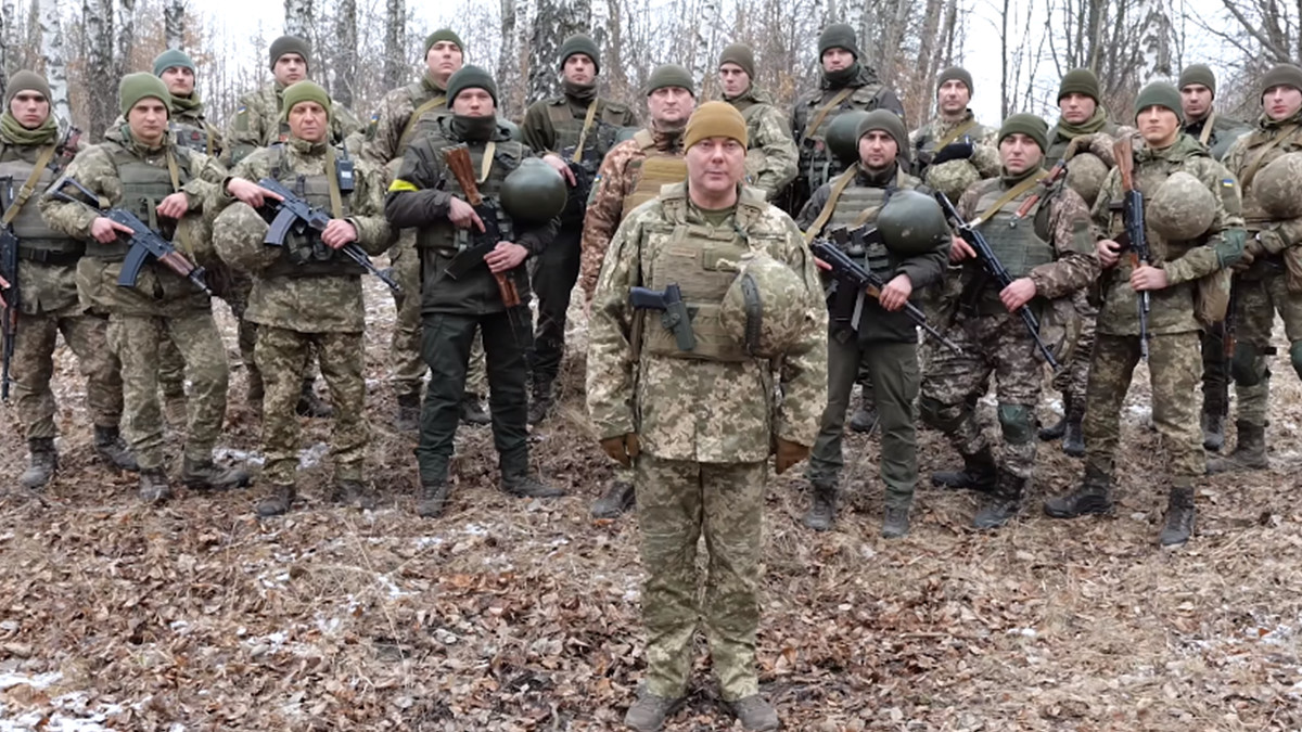 Українські військові привітали жінок із 8 березня: відео - фото 1
