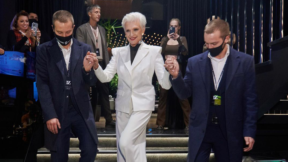 Мама Ілона Маска підтримала українських захисників та опублікувала свої кадри з Києва