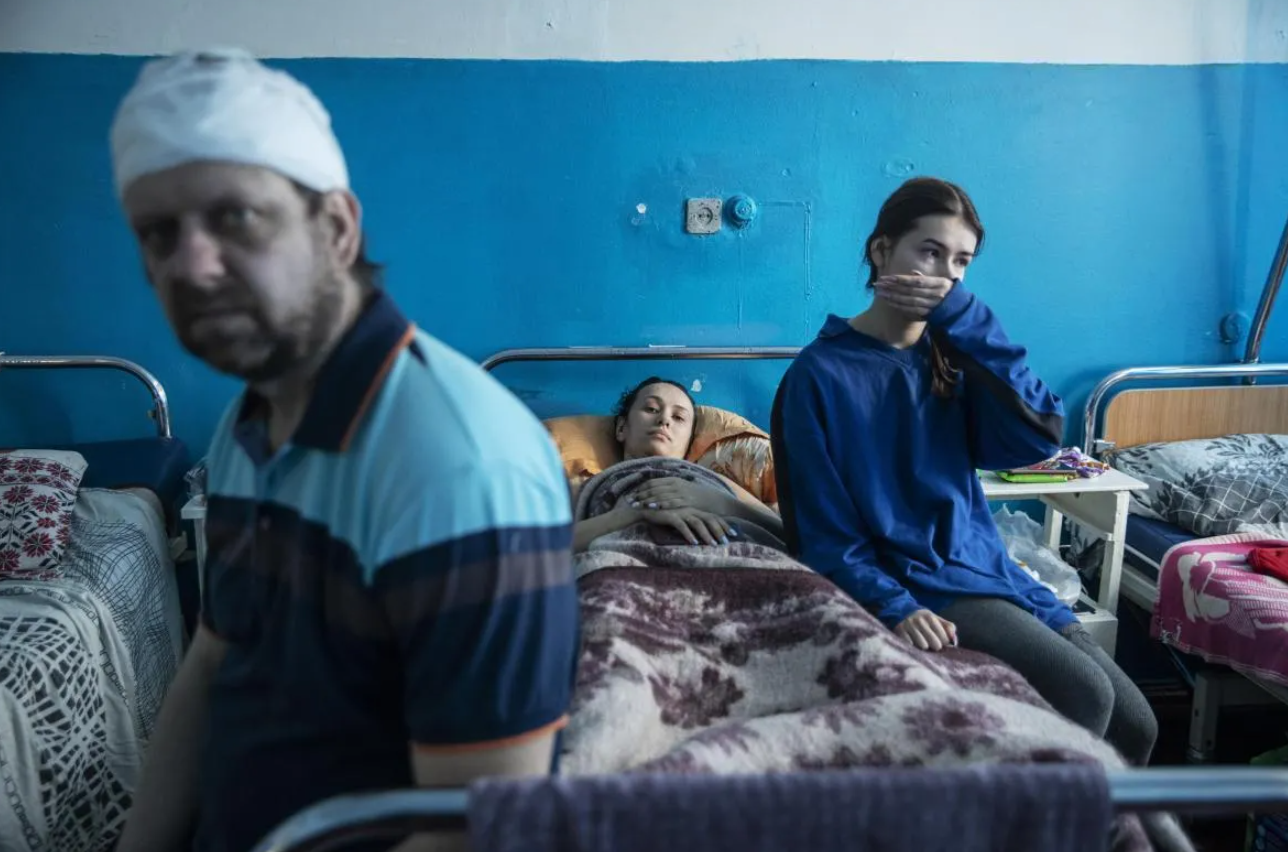 The Times опублікував промовисті фото, на яких показав ціну вторгнення Росії в Україну - фото 1