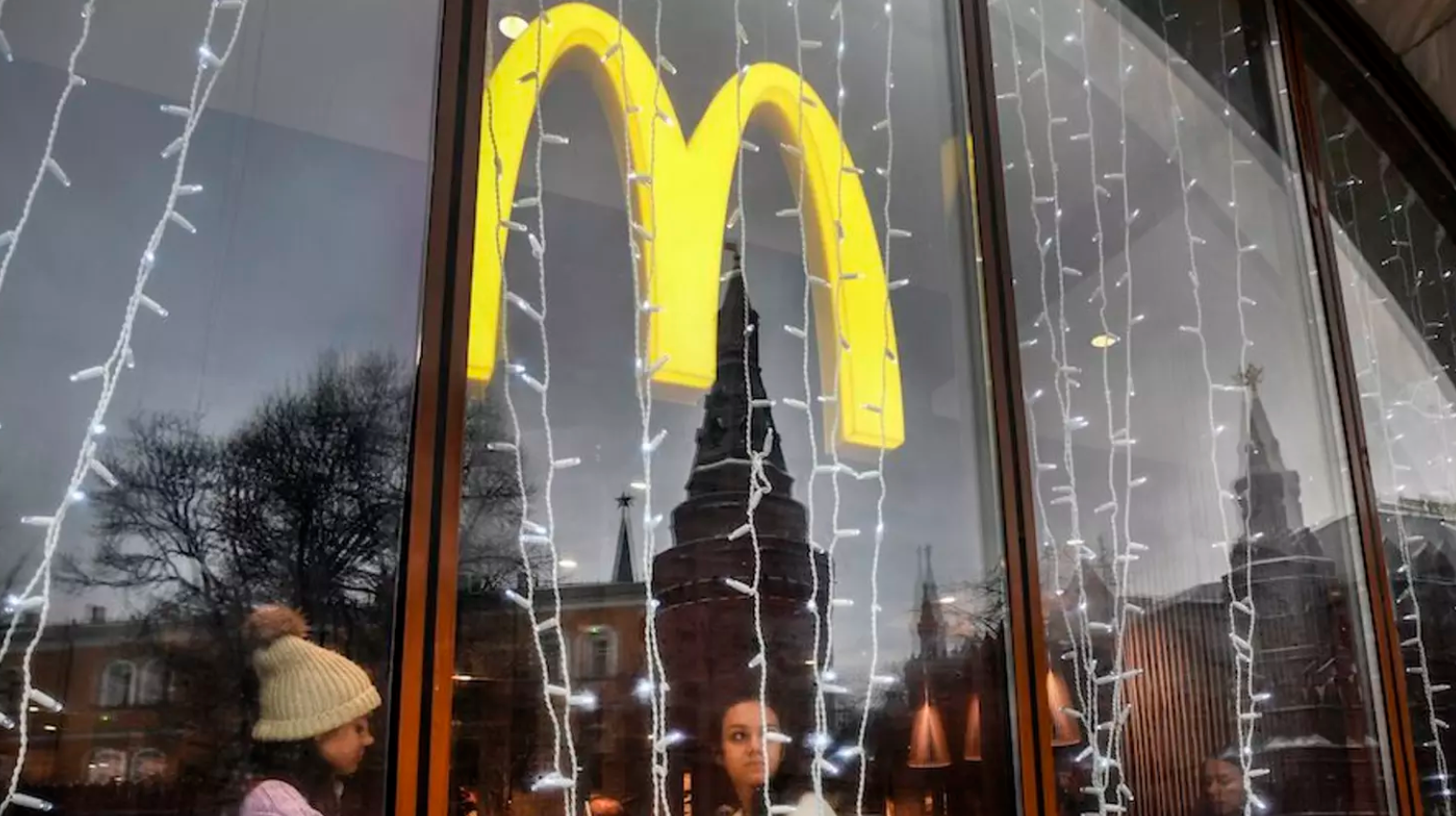 McDonald`s, KFC та Starbucks йдуть з Росії: скільки росіян можуть втратити роботу